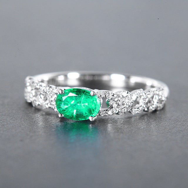 14k Gold 0.84 Ctw Natural Emerald & Diamond Ring - 3