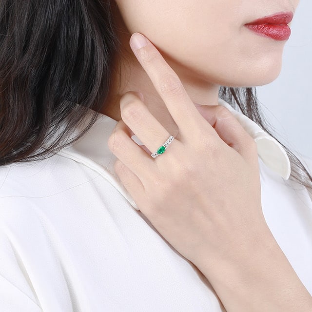 14k Gold 0.84 Ctw Natural Emerald & Diamond Ring - 6