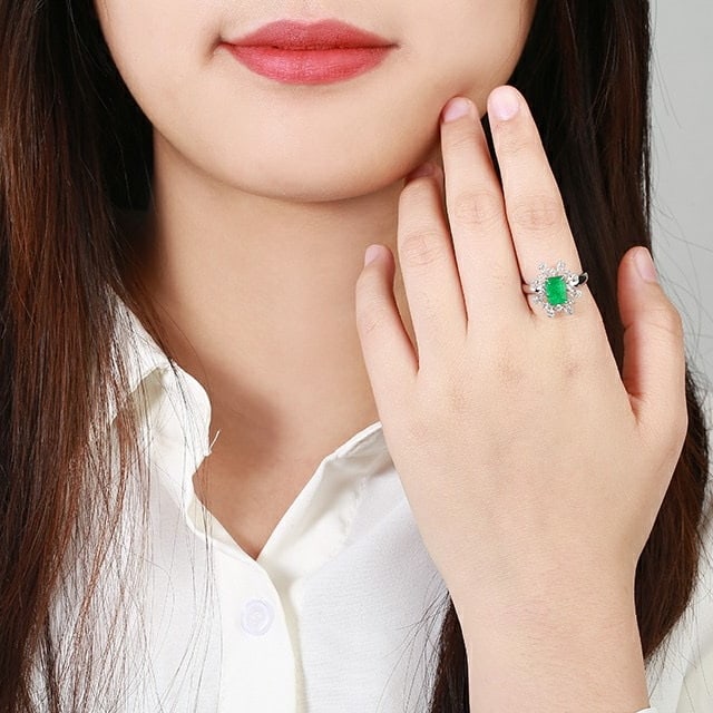 14k Gold 0.55 Ctw Vivid Green Natural Emerald & Diamond Ring - 7