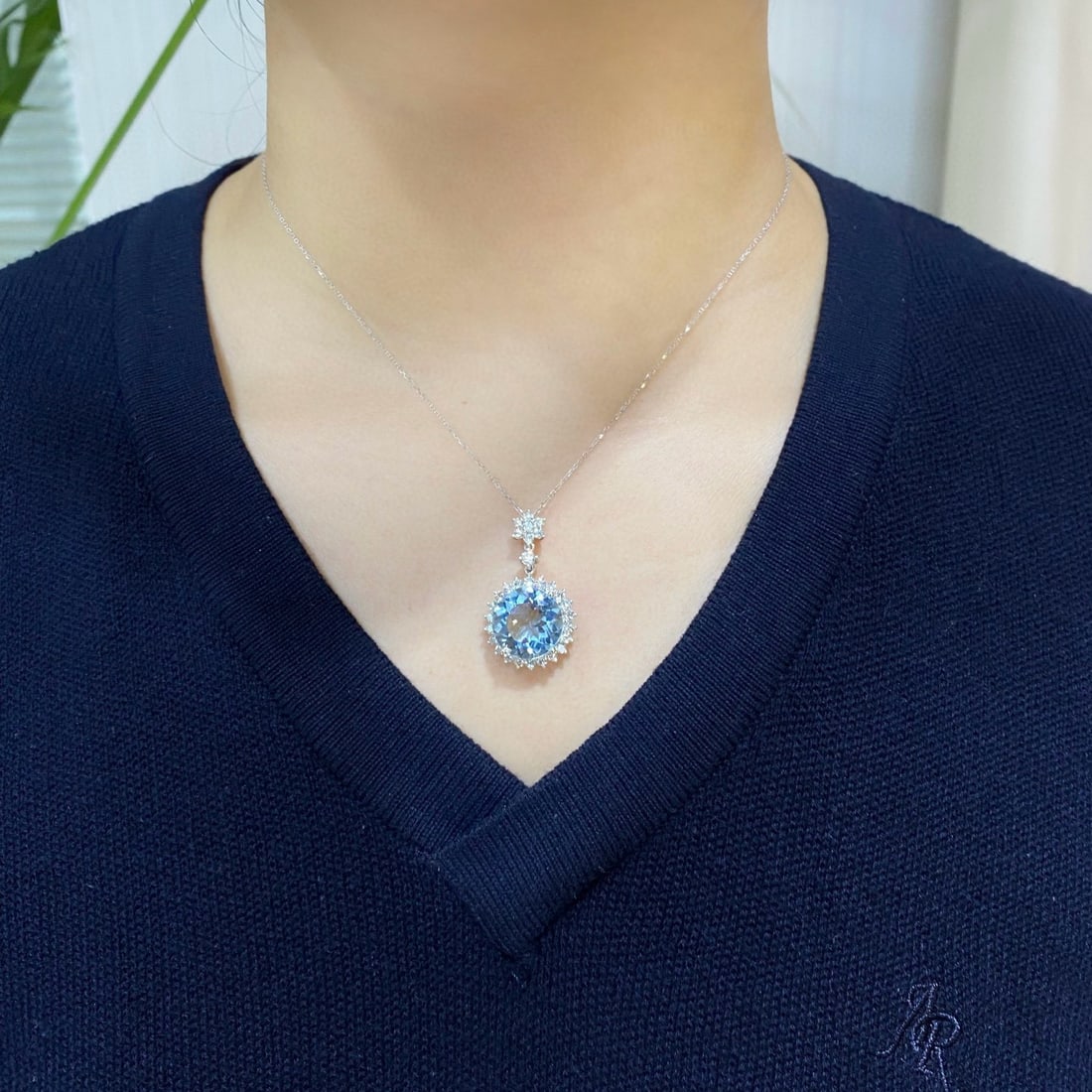 14k Gold 8.23 Ctw Natural Aquamarine & Diamond Necklace - 2