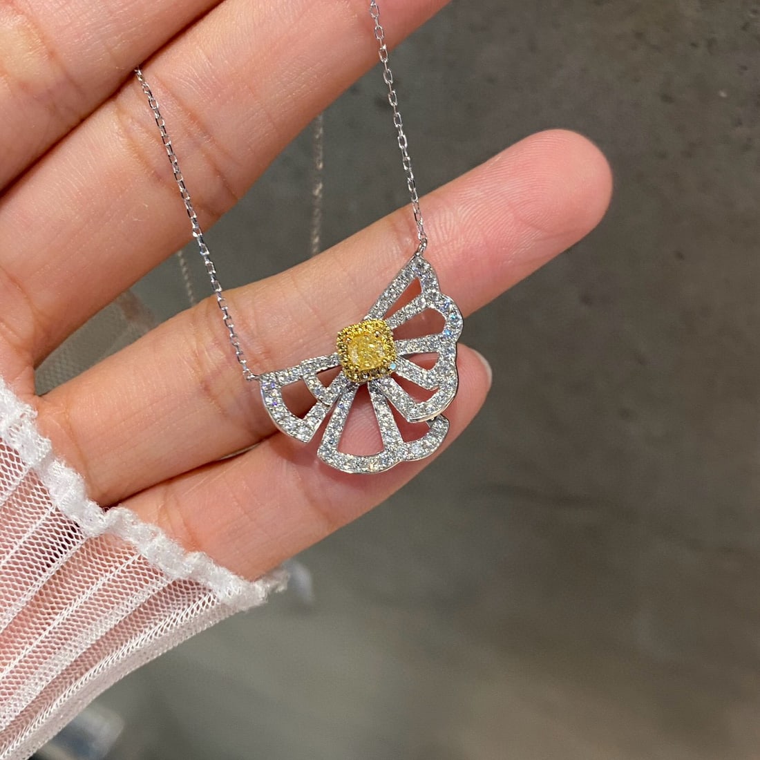 14k Gold 0.83 Ctw Natural Yellow Diamond & Diamond Necklace: Ref:230976419 // gold content:14k gold // main gemstone:yellow diamond // shape:cushion // carat weight:0. 23ct // color:yellow // treatment:natural // // adjacent gemstone 2 : diamond // shape:round