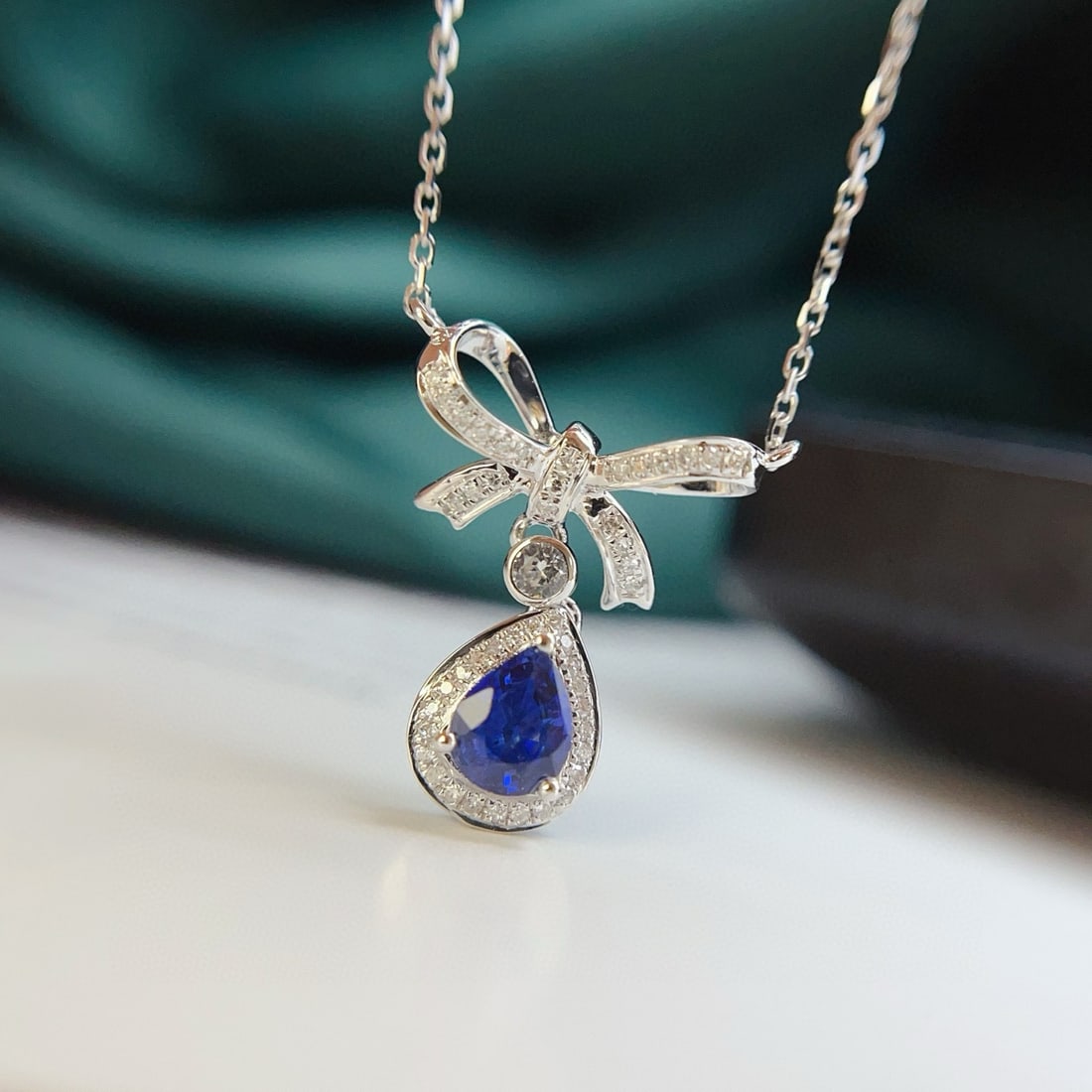 14k Gold 0.62 Ct Natural Sapphire & Diamond & Sapphire Necklace - 2