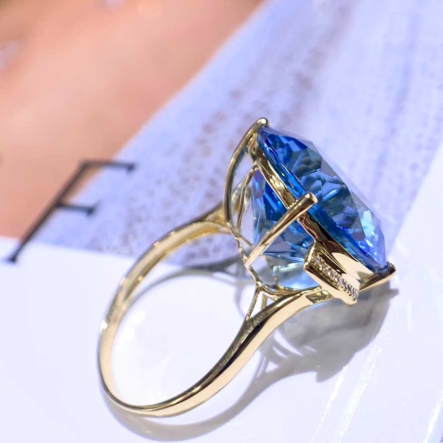14k Gold 14.33 Ctw Natural Topaz & Diamond Ring - 2
