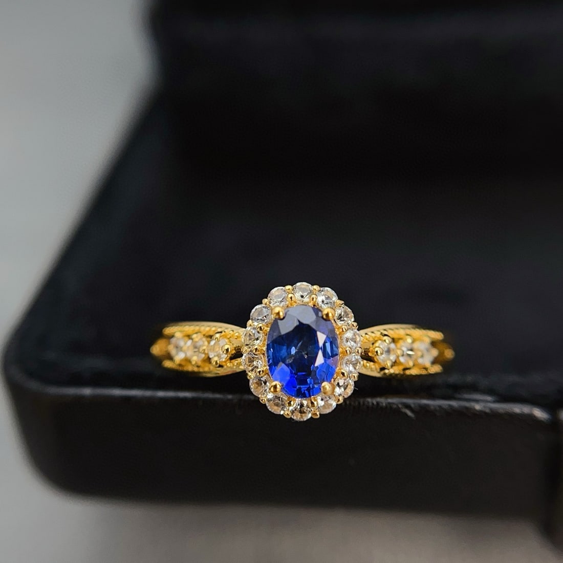14k Gold 0.55 Ct Natural Sapphire & Sapphire Ring: Ref:230976432 // gold content:14k gold // ring size:7. 25us // // main gemstone:sapphire // shape:oval // carat weight:0. 55ct // color:blue // treatment:natural // // adjacent gemstone 2 : sapphire /