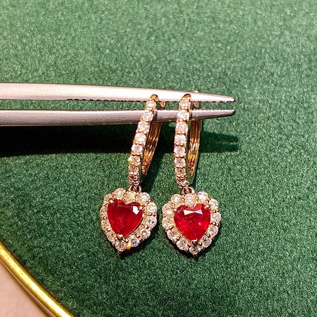 14k Gold 1.51 Ctw Natural Ruby & Diamond Earrings: Ref:230977051 // gold content:14k gold // main gemstone:ruby // shape:heart // carat weight:1ct // color:red // treatment:natural // // adjacent gemstone 2 : diamond // number of stones:42 //