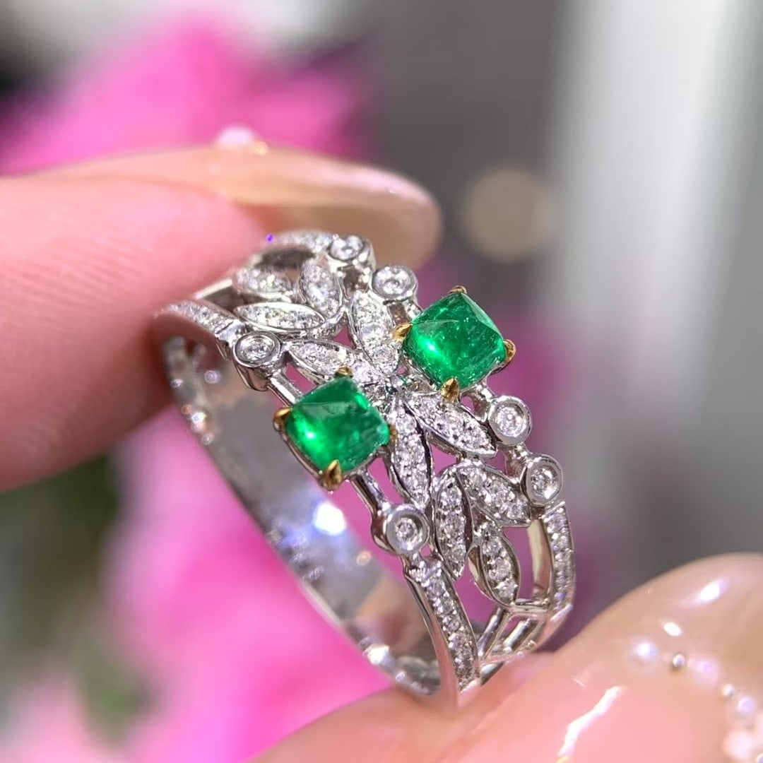 14k Gold 0.65 Ct Vivid Green Natural Emerald & Diamond Ring - 3