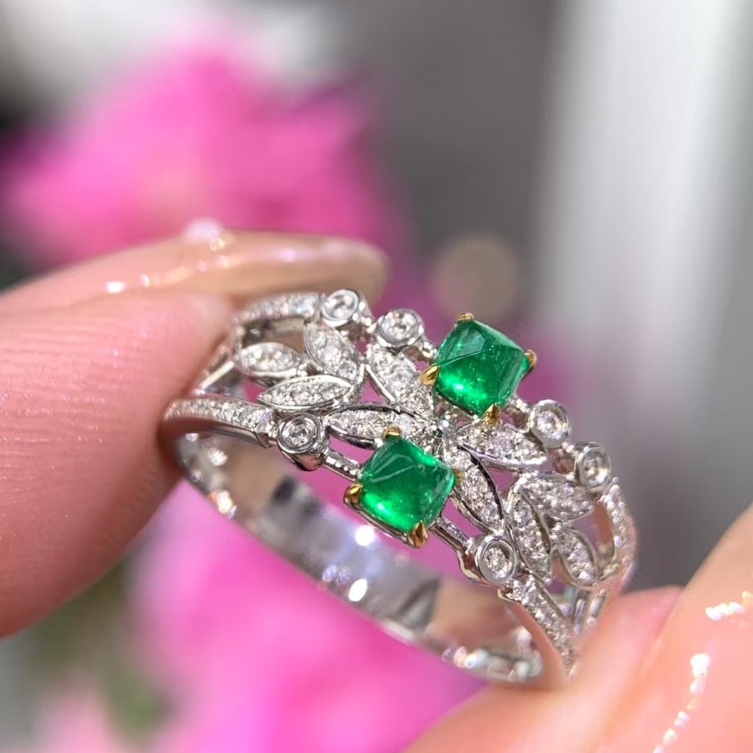 14k Gold 0.65 Ct Vivid Green Natural Emerald & Diamond Ring - 4