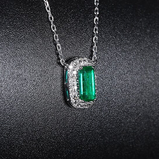 14k Gold 0.64 Ctw Natural Emerald & Diamond Necklace - 3