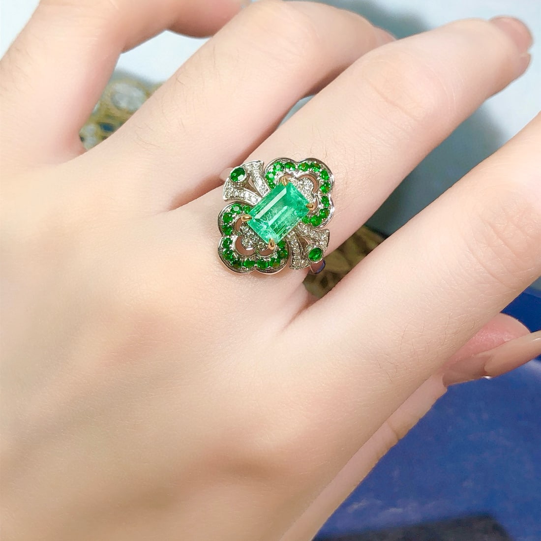 14k Gold 1.45 Ctw Natural Emerald & Diamond Ring - 9