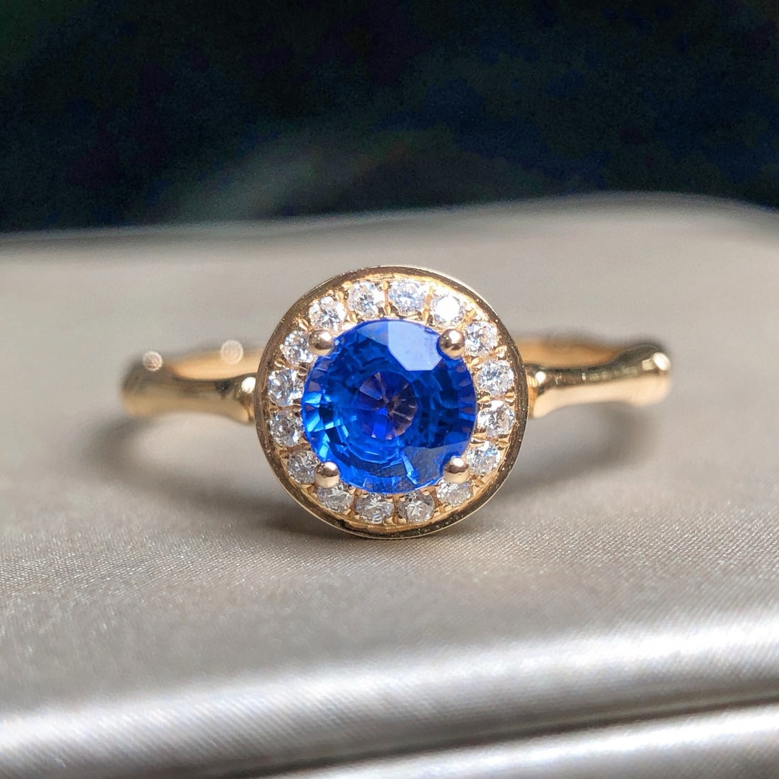 14k Gold 0.62 Ctw Natural Sapphire & Diamond Ring: Ref:230977072 // gold content:14k gold // ring size:7. 25us // // main gemstone:sapphire // shape:round // carat weight:0. 54ct // color:blue // treatment:natural // cut grade:g // // adjacent gemston