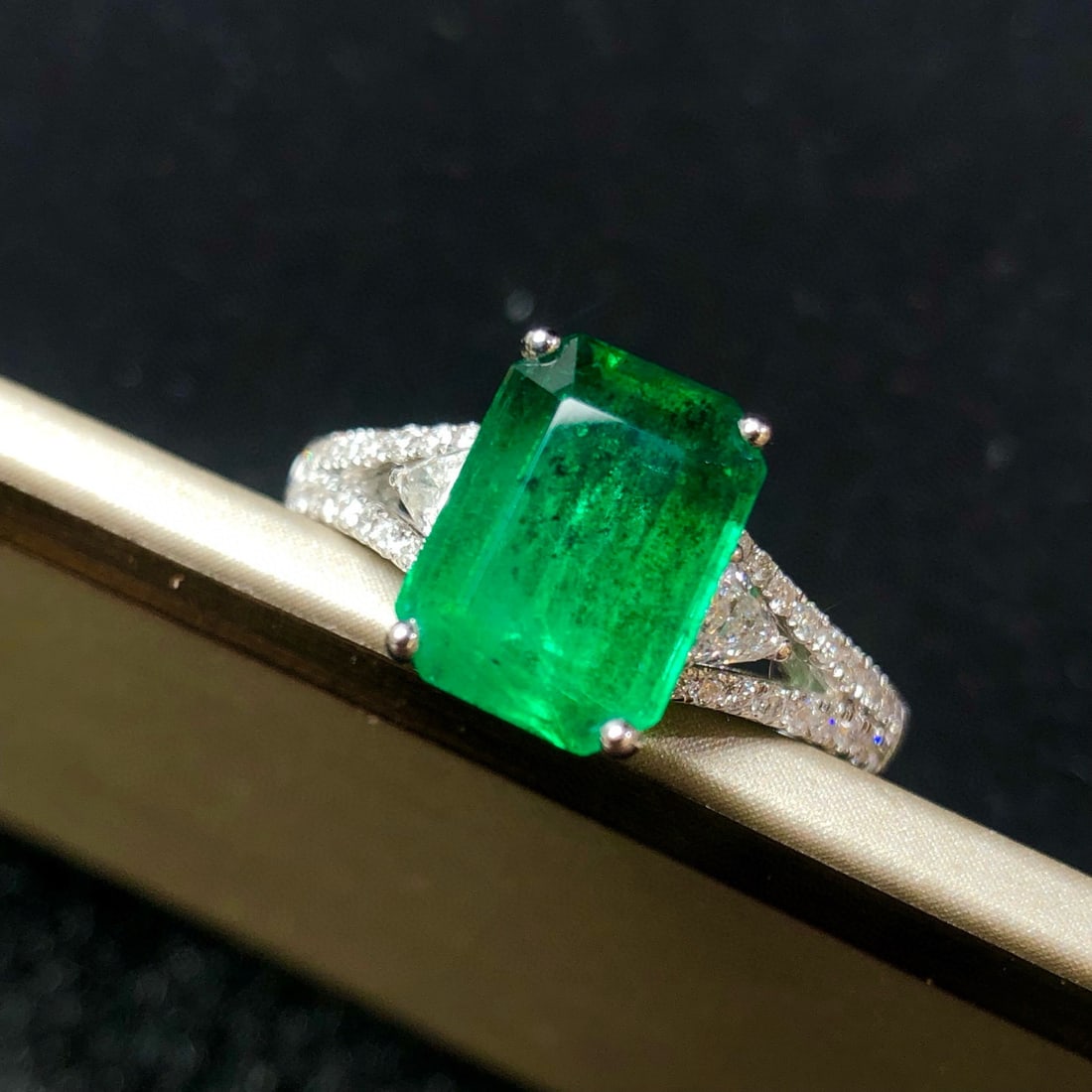 14k Gold 2.33 Ctw Natural Emerald & Diamond Ring - 5