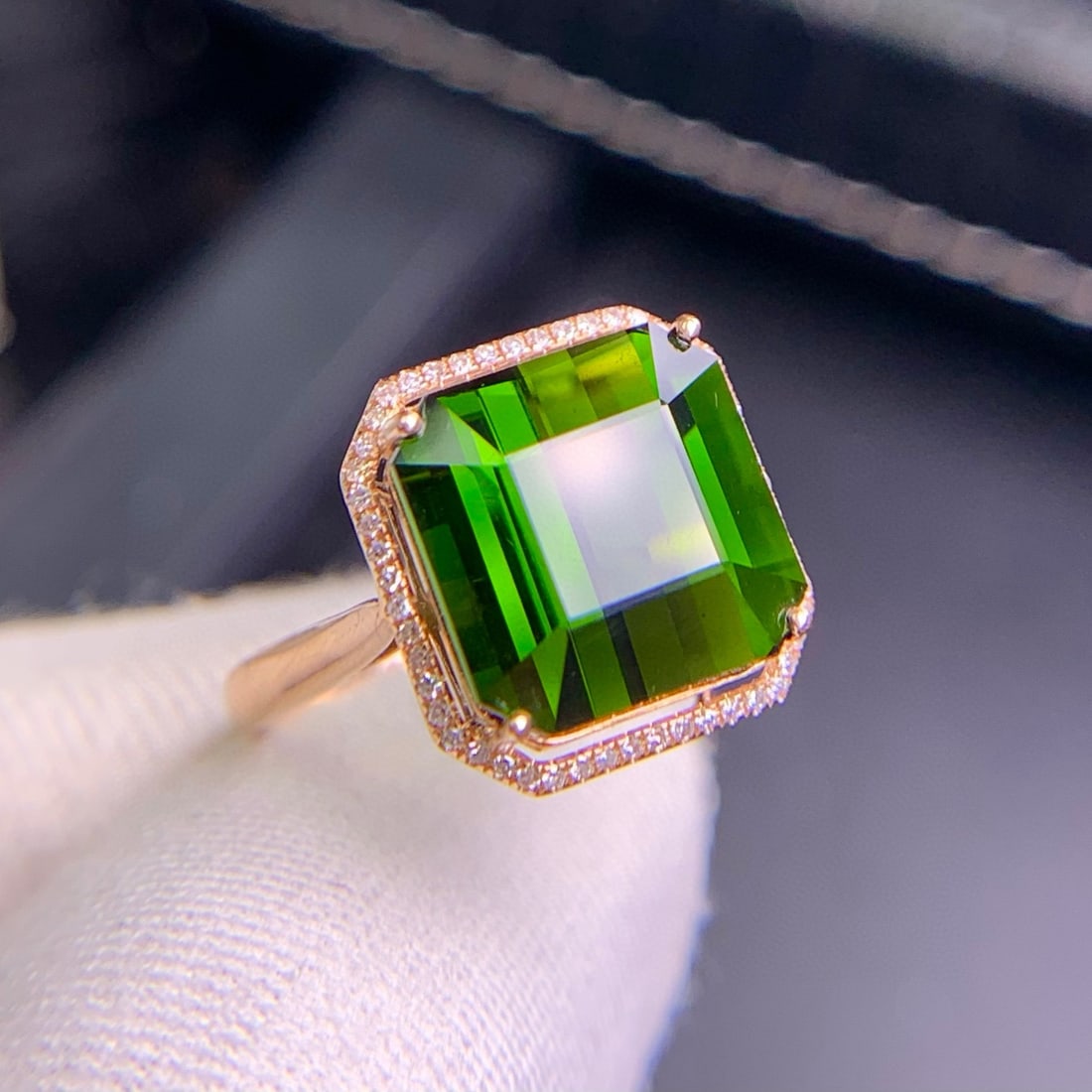 14k Gold 7.3 Ct Natural Tourmaline & Diamond Ring: Ref:230977079 // gold content:14k gold // ring size:7. 25us // // main gemstone:tourmaline // shape:octagonal // carat weight:7. 3ct // color:green // treatment:natural // // adjacent gemstone 2 :
