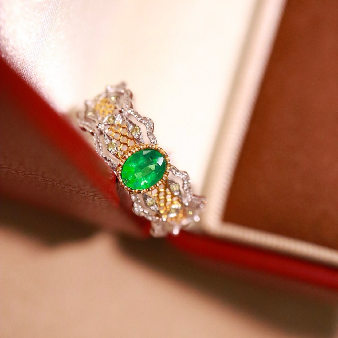 14k Gold 0.49 Ct Natural Emerald Ring - 8