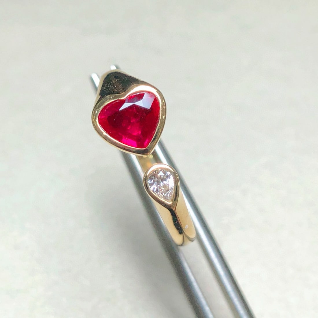 14k Gold 0.74 Ctw Natural Ruby & Diamond Ring - 5