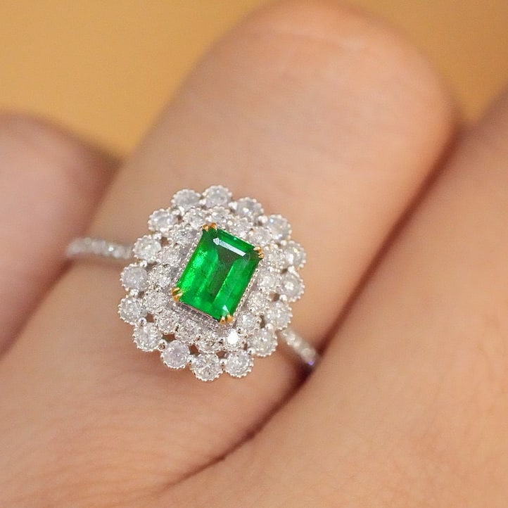 14k Gold 0.6 Ct Natural Emerald & Diamond Ring - 5