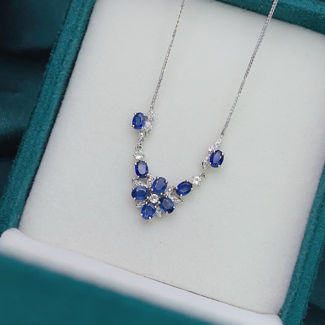 14k Gold 2.78 Ct Natural Sapphire & Diamond & Sapphire Necklace - 2
