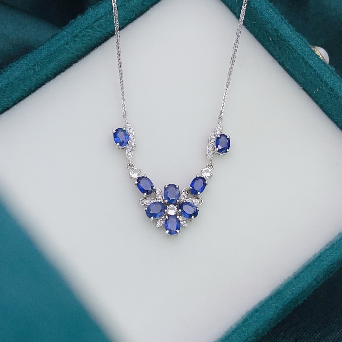 14k Gold 2.78 Ct Natural Sapphire & Diamond & Sapphire Necklace - 4