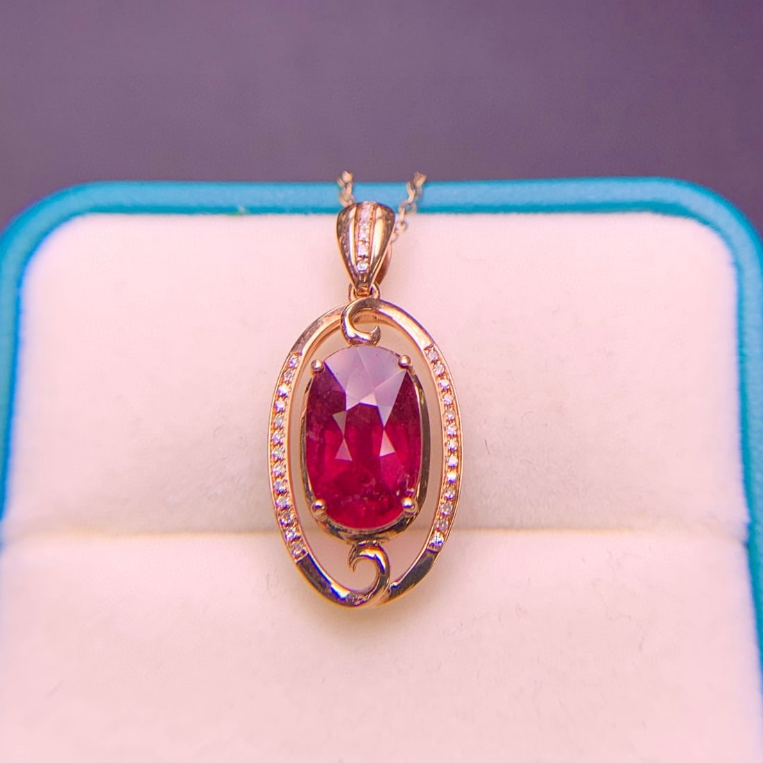 14k Gold 4.2 Ct Natural Tourmaline & Diamond Pendant( Without Chain ): Ref:230977105 // gold content:14k gold // main gemstone:tourmaline // shape:oval // carat weight:4. 2ct // color:red // treatment:natural // // adjacent gemstone 2 : diamond // shape:round // clarity