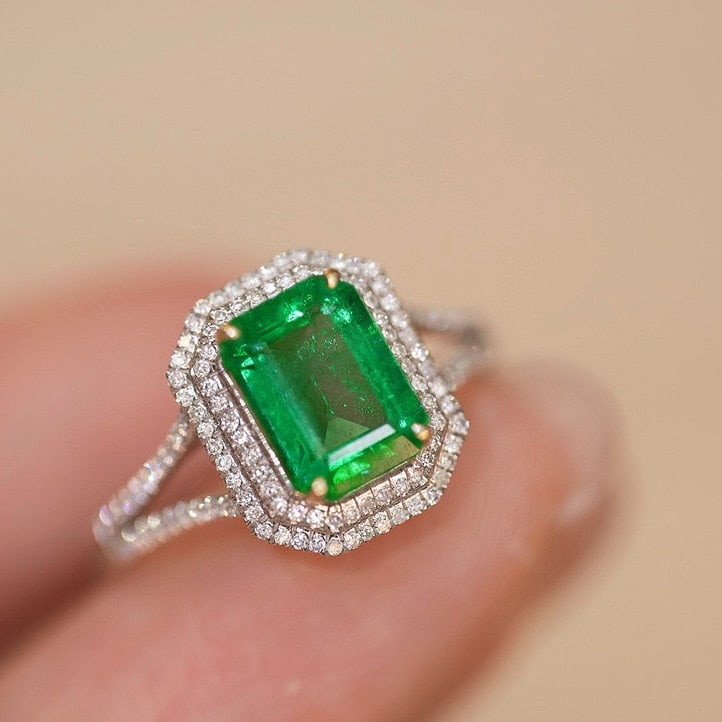 14k Gold 1.75 Ct Natural Emerald & Diamond Ring: Ref:230977149 // gold content:14k gold // ring size:7. 25us // // main gemstone:emerald // shape:octagonal // carat weight:1. 75ct // color:green // treatment:natural // // adjacent gemstone 2 :