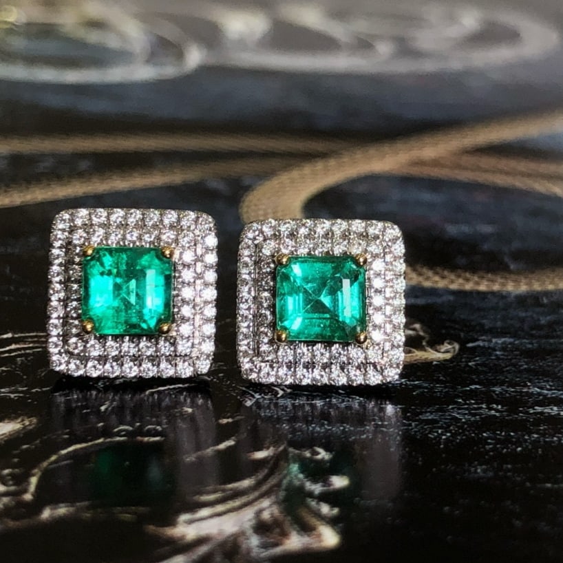 14k Gold 2.19 Ctw Natural Emerald & Diamond Earrings: Ref:230977193 // gold content:14k gold // main gemstone:emerald // shape:octagonal // carat weight:1. 63ct // color:green // treatment:natural // // adjacent gemstone 2 : diamond // shape:round // car