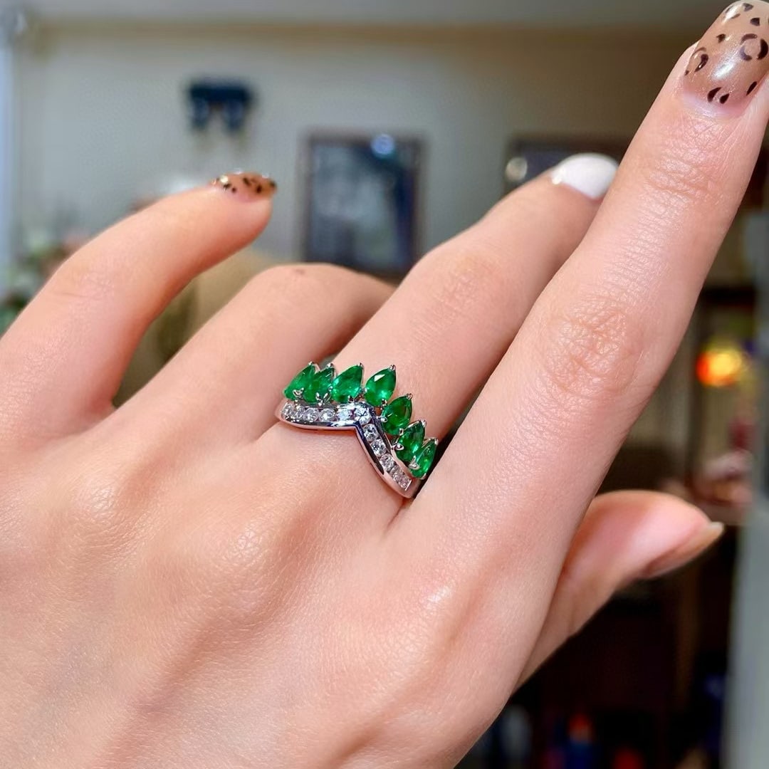 14k Gold 1.89 Ctw Natural Emerald & Diamond Ring - 4