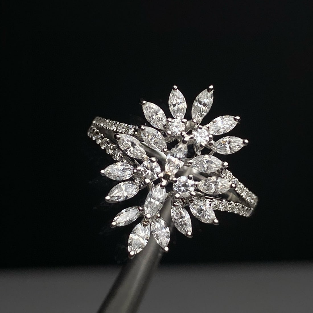14k Gold 1.35 Ct Natural H Diamond Ring: Ref:230977235 // gold content:14k gold // ring size:7. 25us // // main gemstone:diamond // shape:multiply // carat weight:1. 35ct // clarity grade:vs-si // color:h // treatment:natural // Condition: N