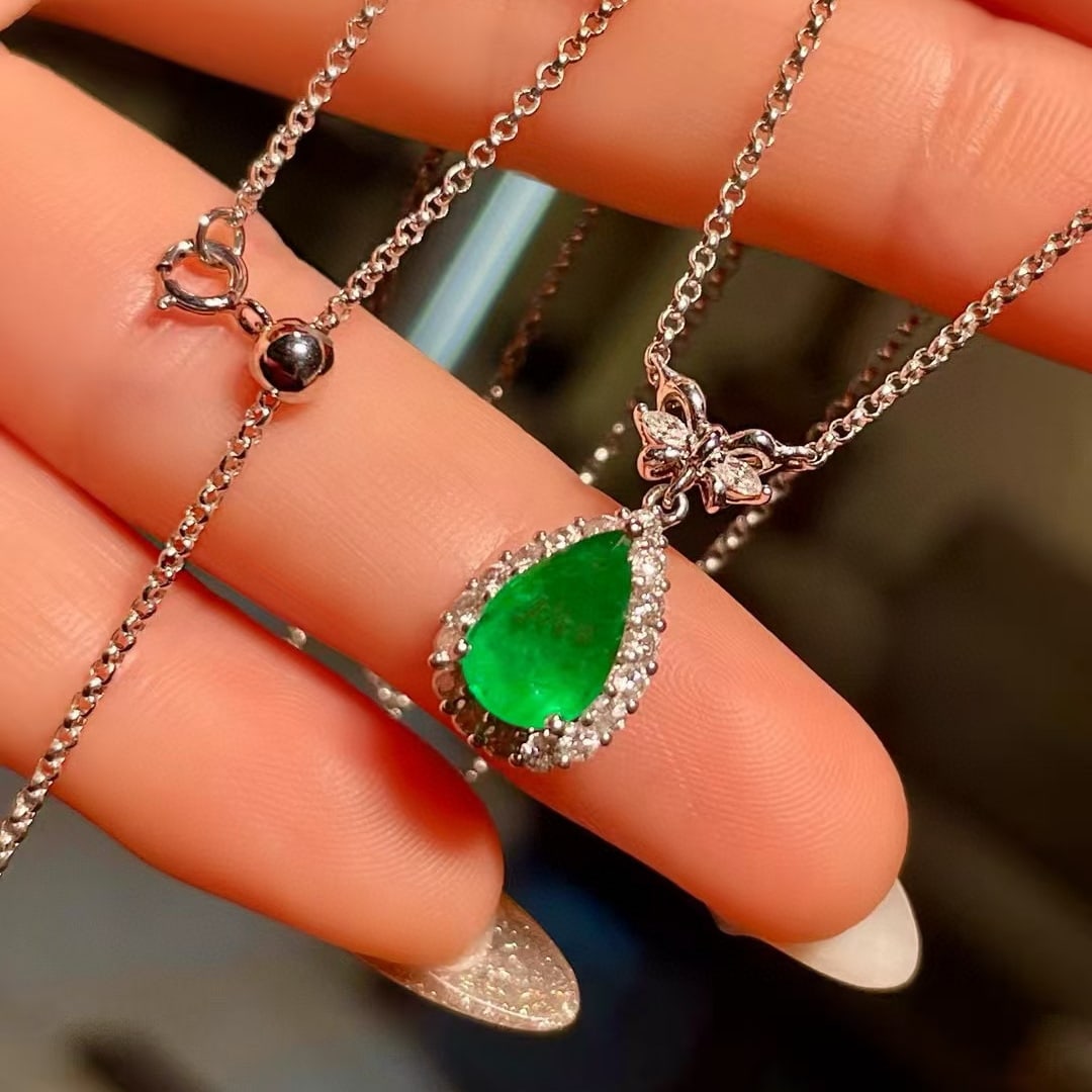 14k Gold 1.92 Ctw Natural Emerald & Diamond Necklace - 3