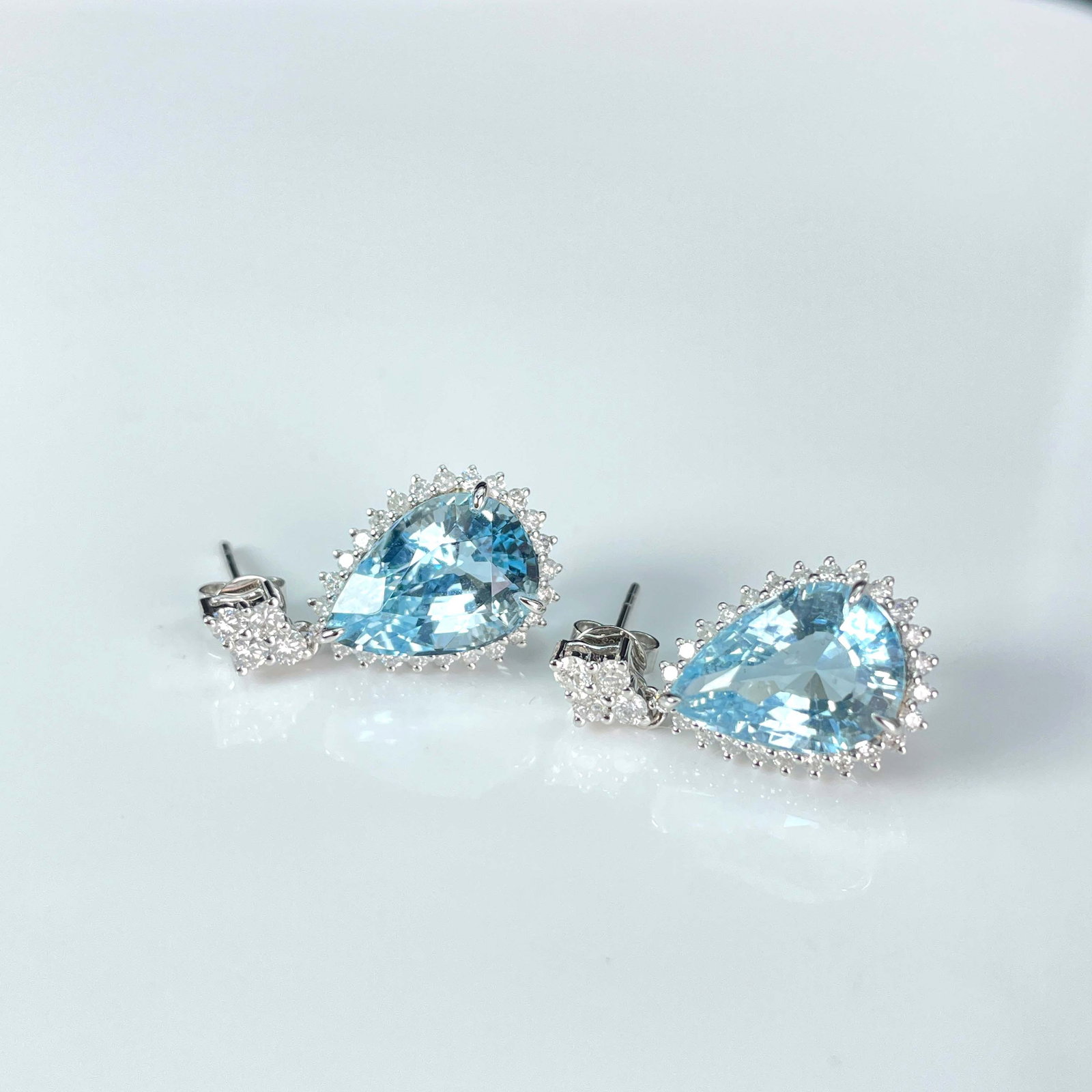 14k Gold 7.19 Ctw Natural Aquamarine & Diamond Earrings - 3