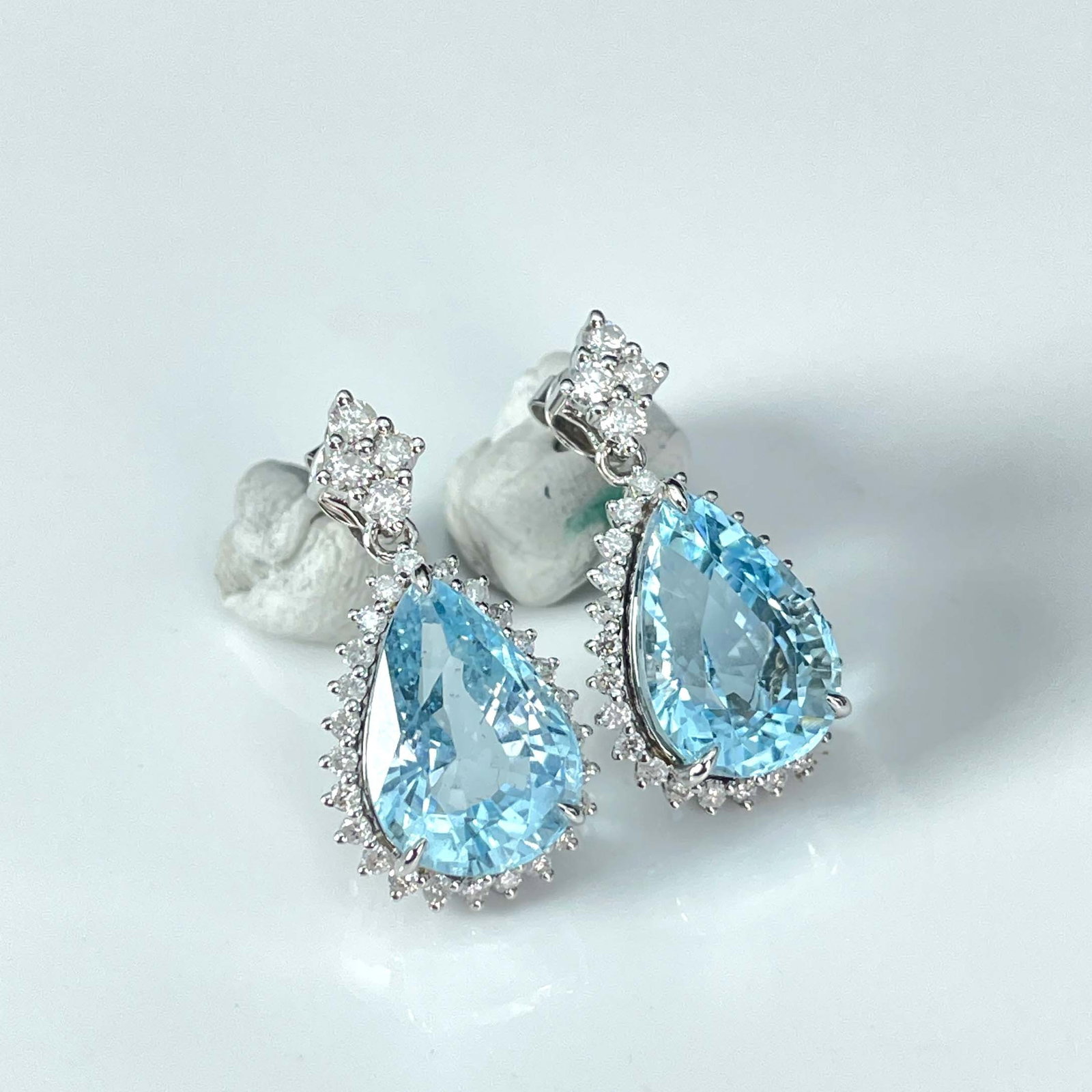 14k Gold 7.19 Ctw Natural Aquamarine & Diamond Earrings - 5