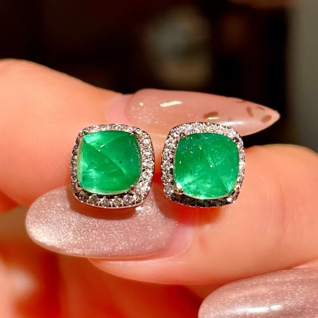 14k Gold 3.13 Ctw Natural Emerald & Diamond Earrings: Ref:230977204 // gold content:14k gold // main gemstone:emerald // shape:suger-loaf // carat weight:2. 88ct // color:green // treatment:natural // // adjacent gemstone 2 : diamond // shape:round //