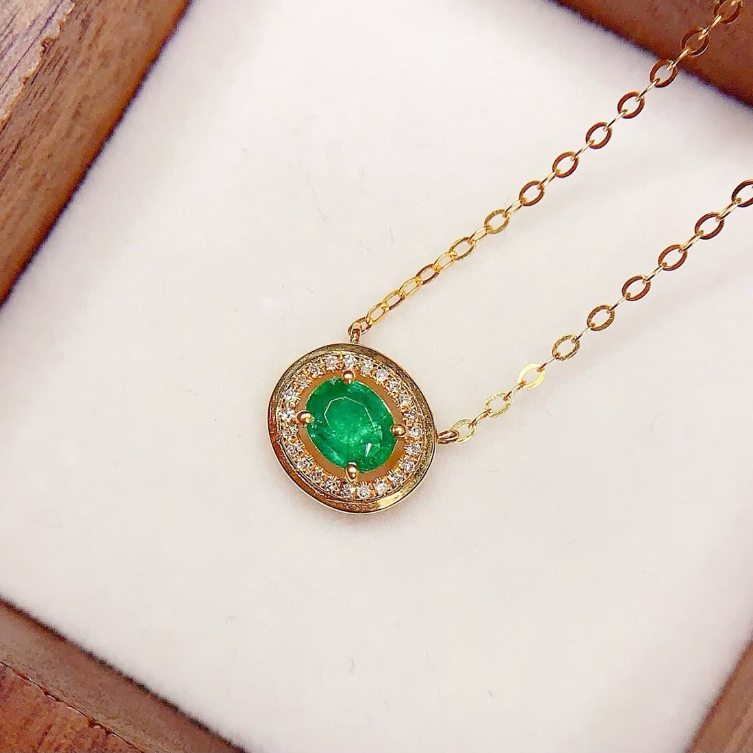 14k Gold 0.55 Ct Natural Emerald & Diamond Necklace - 5