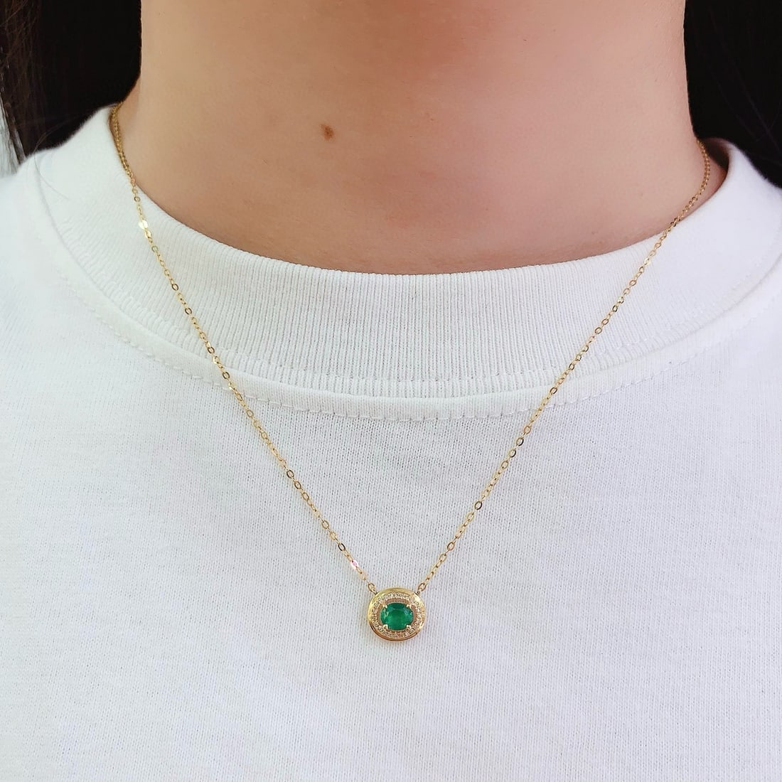 14k Gold 0.55 Ct Natural Emerald & Diamond Necklace - 6
