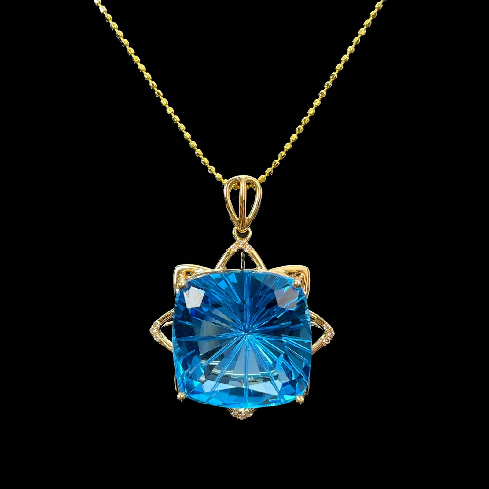 14k Gold 21.26 Ct Natural Topaz & Diamond Pendant( Without Chain ): Ref:230977253 // gold content:14k gold // main gemstone:topaz // shape:cushion // carat weight:21. 26ct // color:blue // treatment:natural // // adjacent gemstone 2 : diamond // shape:round //