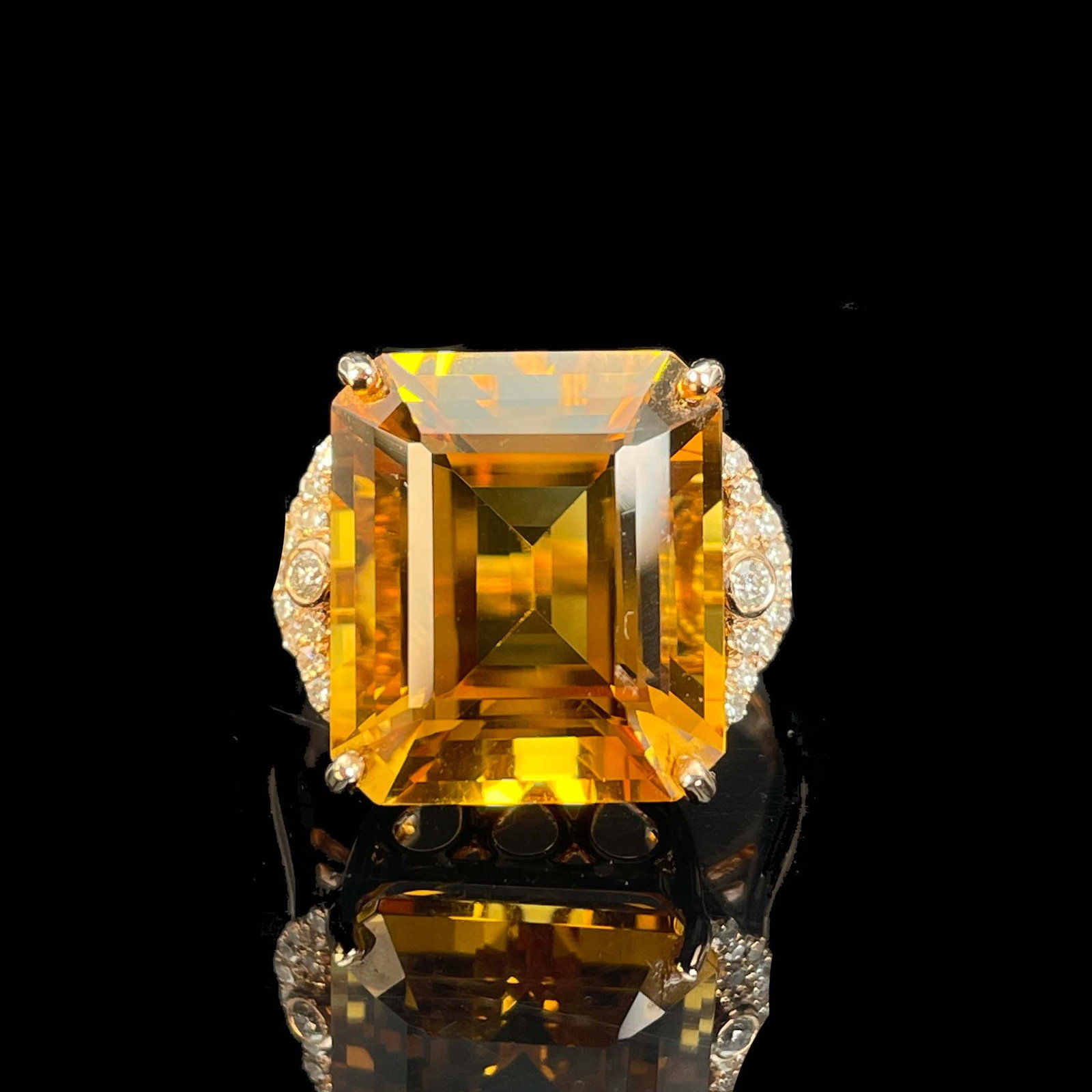 14k Gold 9.9 Ct Natural Citrine & Diamond Ring: Ref:230977157 // gold content:14k gold // ring size:7. 25us // // main gemstone:citrine // shape:emerald // carat weight:9. 9ct // color:yellow // treatment:natural // // adjacent gemstone 2 :