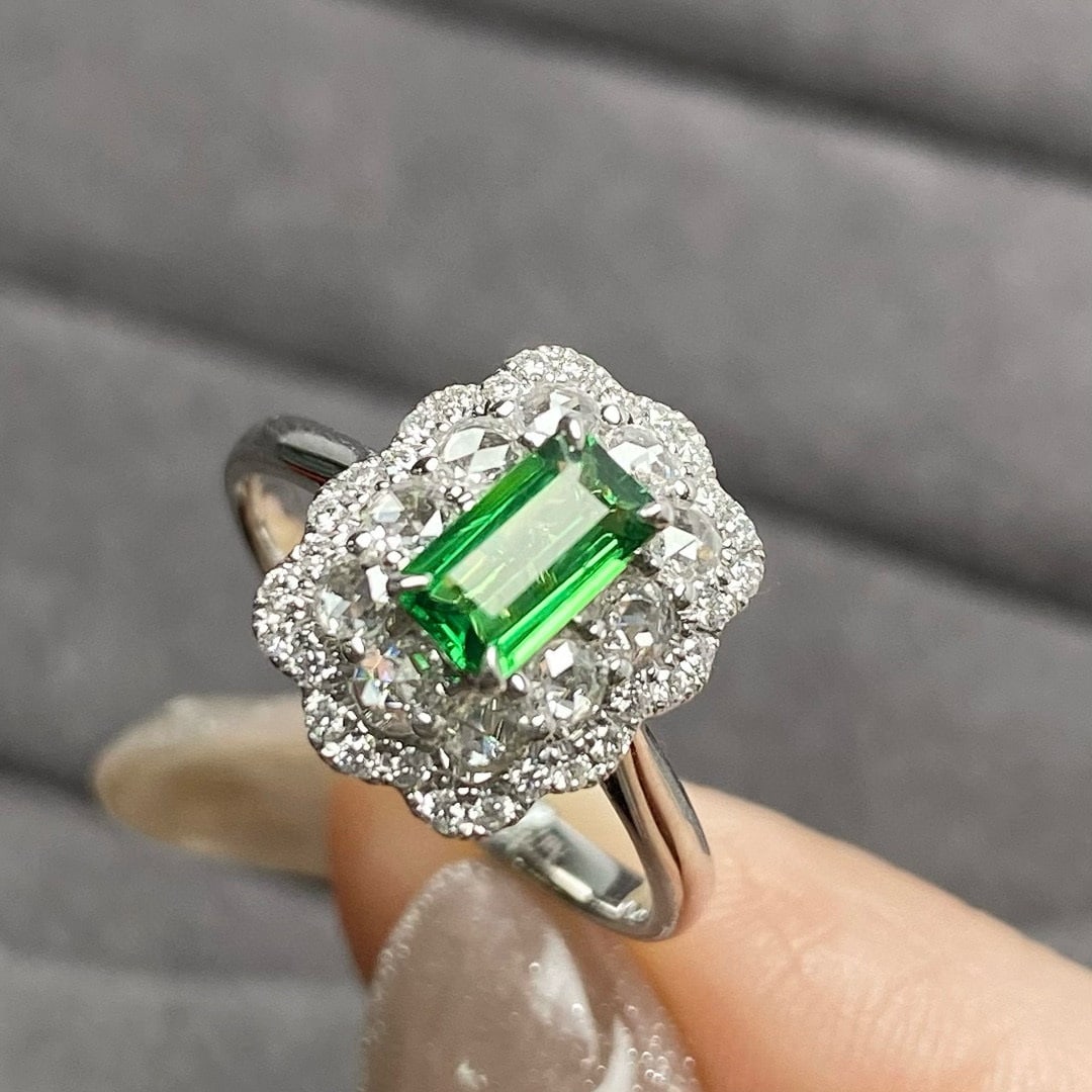 14k Gold 0.82 Ctw Natural Tsavorite & Diamond Ring - 3