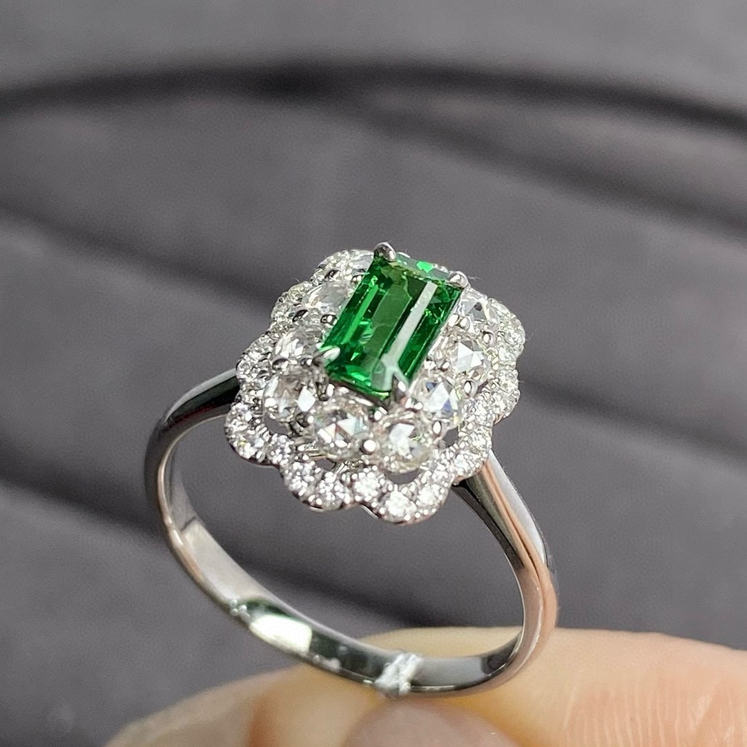 14k Gold 0.82 Ctw Natural Tsavorite & Diamond Ring - 4