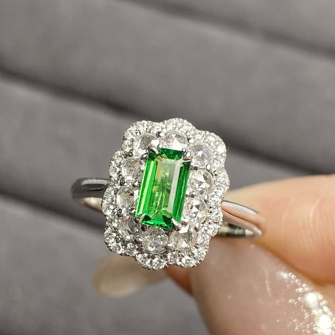 14k Gold 0.82 Ctw Natural Tsavorite & Diamond Ring - 6