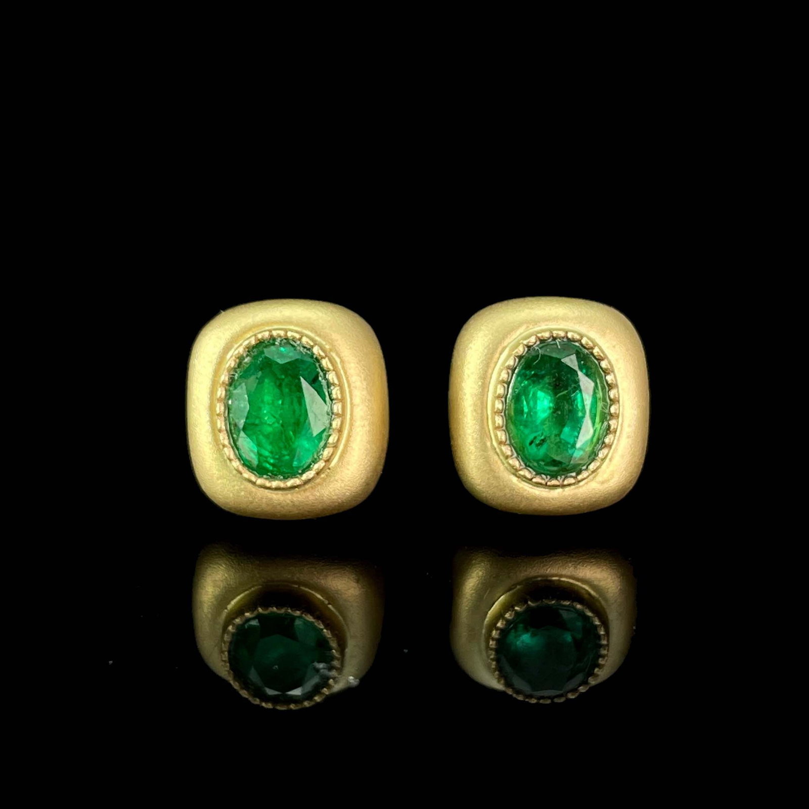 14k Gold 1.0 Ct Natural Emerald Earrings: Ref:230977256 // gold content:14k gold // main gemstone:emerald // shape:oval // carat weight:1. 0ct // color:green // treatment:natural // High Estimate: 3300 Low Estimate: 2200 Condition: New