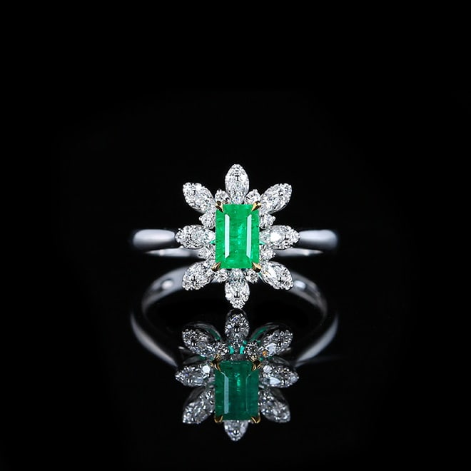 14k Gold 0.82 Ctw Vivid Green Natural Emerald & Diamond Ring: Ref:230978063 // gold content:14k gold // ring size:7. 25us // // main gemstone:emerald // shape:octagonal // carat weight:0. 55ct // color:vivid green // treatment:natural // // adjacent gemstone 2