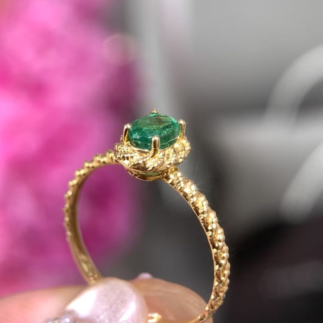 14k Gold 0.66 Ct Natural Emerald Ring - 4