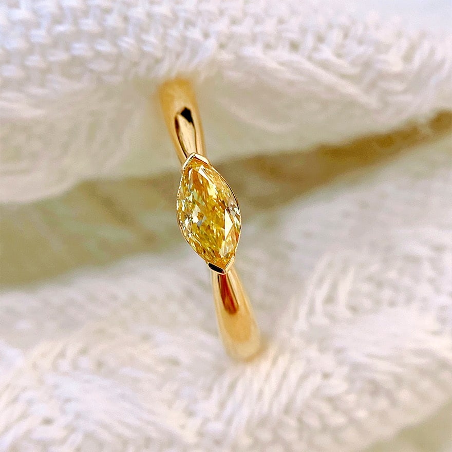14k Gold 0.30 Ct Natural Yellow Diamond Ring - 4