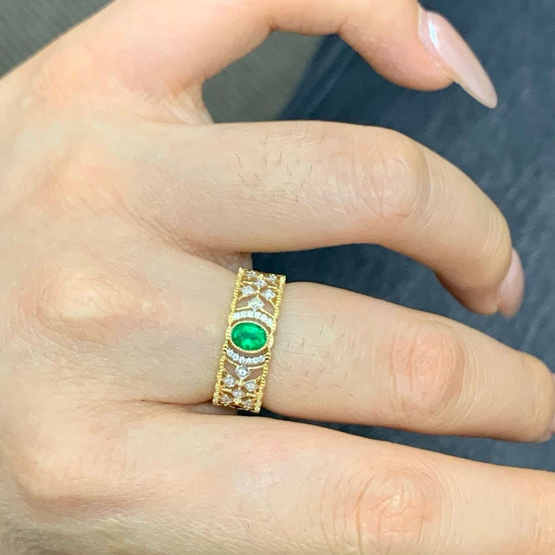 14k Gold 0.32 Ctw Vivid Green Natural Emerald & Diamond Ring - 2