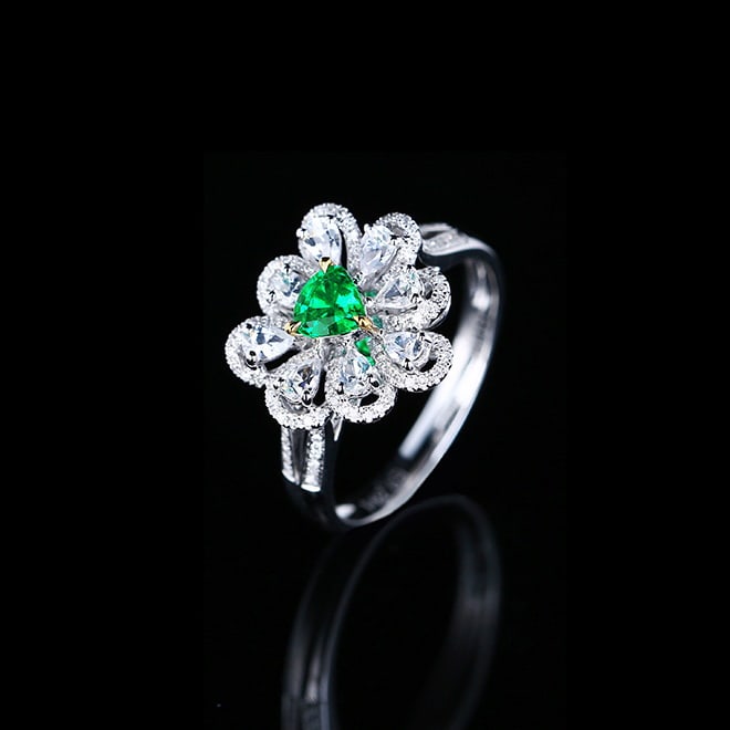 14k Gold 0.50 Ctw Natural Emerald & Diamond Ring - 4