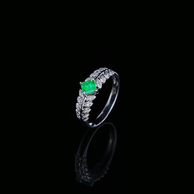 14k Gold 0.47 Ctw Natural Emerald & Diamond Ring - 5