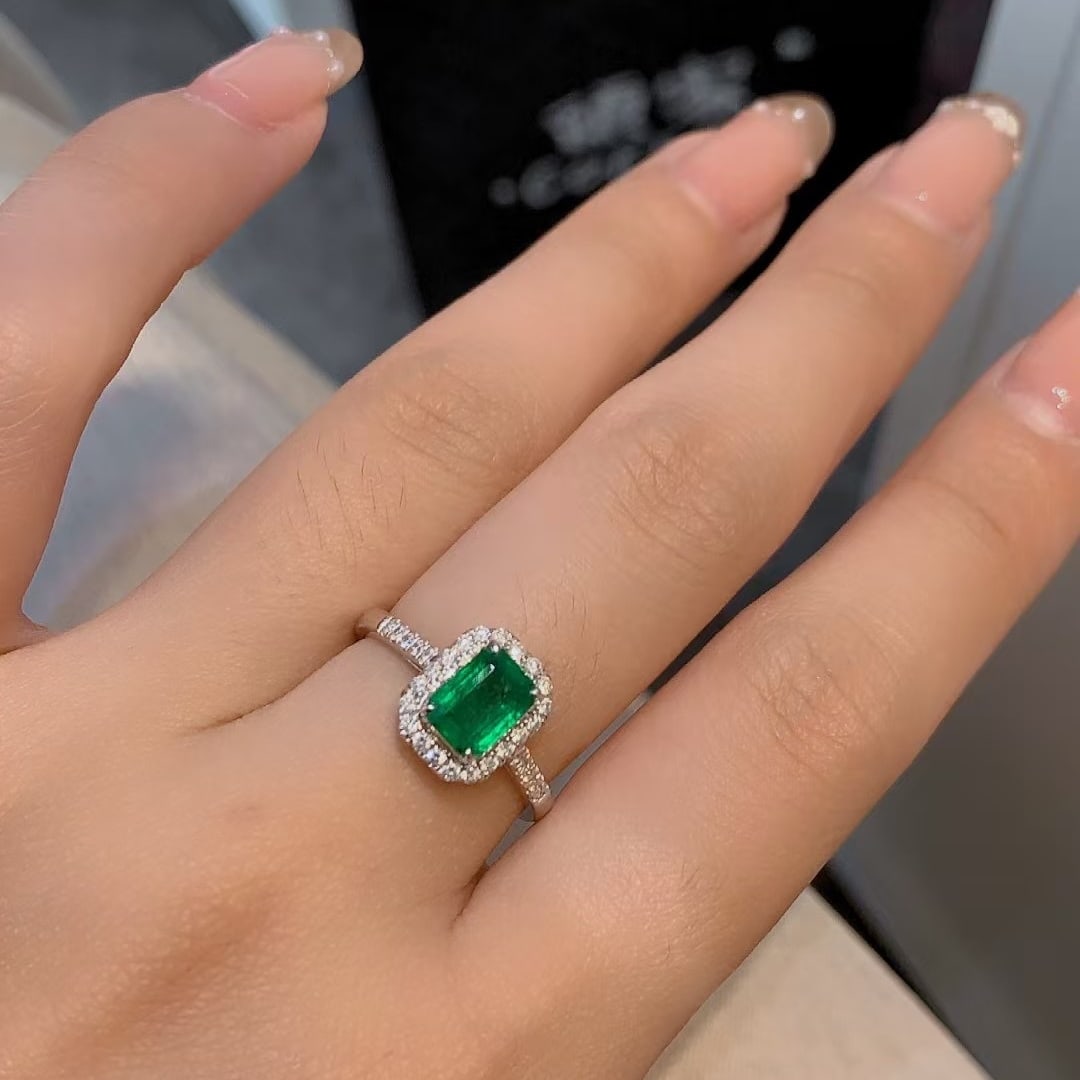 14k Gold 1.15 Ct Vivid Green Natural Emerald & Diamond Ring - 2