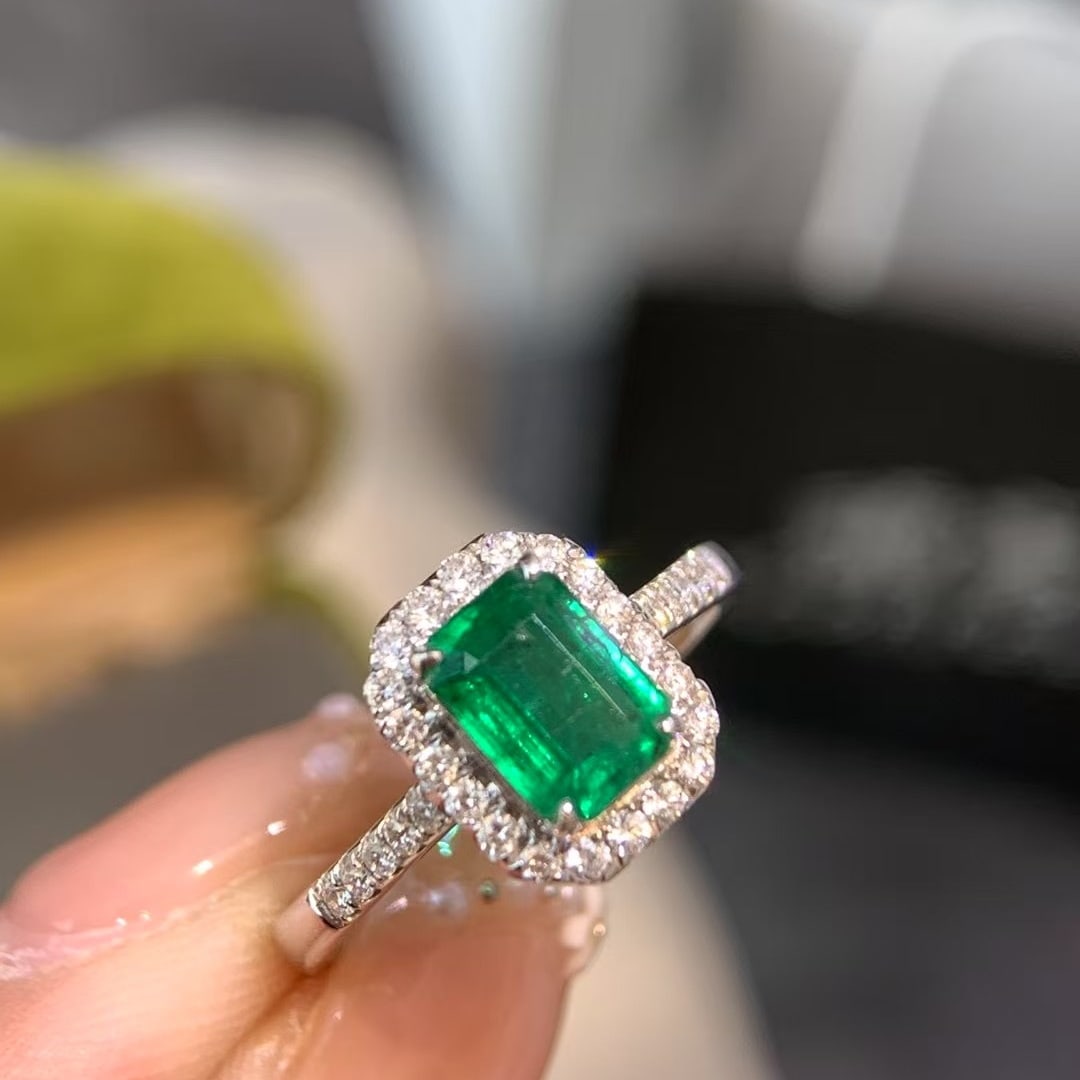14k Gold 1.15 Ct Vivid Green Natural Emerald & Diamond Ring - 4