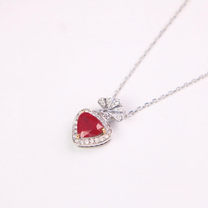 14k Gold 0.96 Ctw Natural Ruby & Diamond Necklace: Ref:230978109 // gold content:14k gold // main gemstone:ruby // shape:pear // carat weight:0. 84ct // color:pigeonblood red // treatment:natural // // adjacent gemstone 2 : diamond // shape:round //