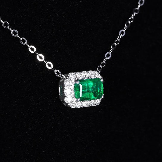 14k Gold 0.82 Ctw Vivid Green Natural Emerald & Diamond Necklace - 3