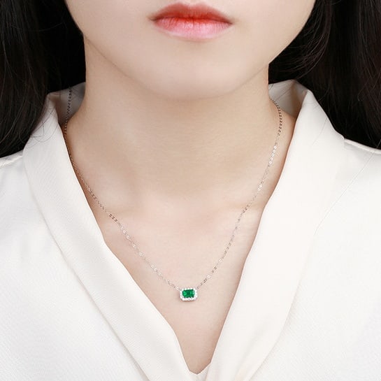 14k Gold 0.82 Ctw Vivid Green Natural Emerald & Diamond Necklace - 5