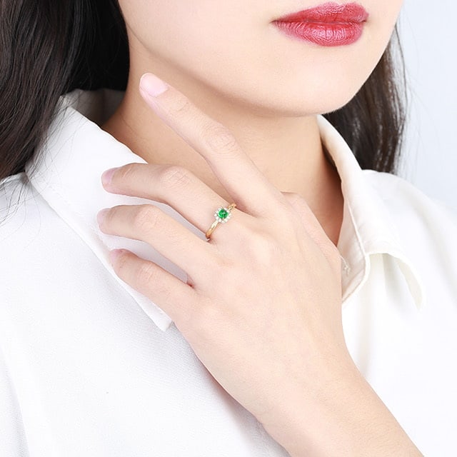 14k Gold 0.60 Ctw Vivid Green Natural Emerald & Diamond Ring - 6